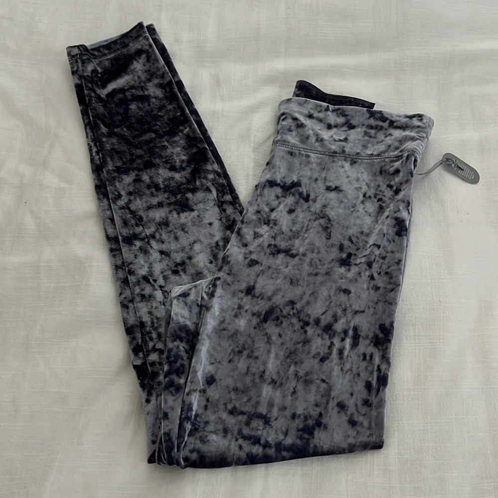 American Eagle velvet leggings